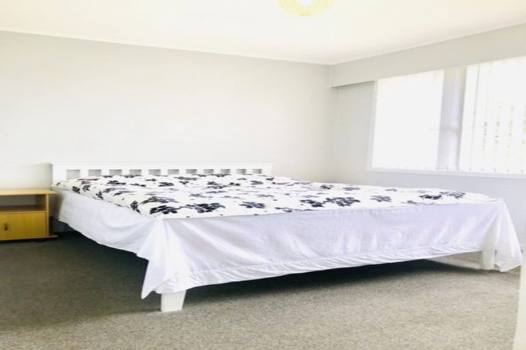 Photo of property in 6 Sexton Place, Manurewa East, Auckland, 2102