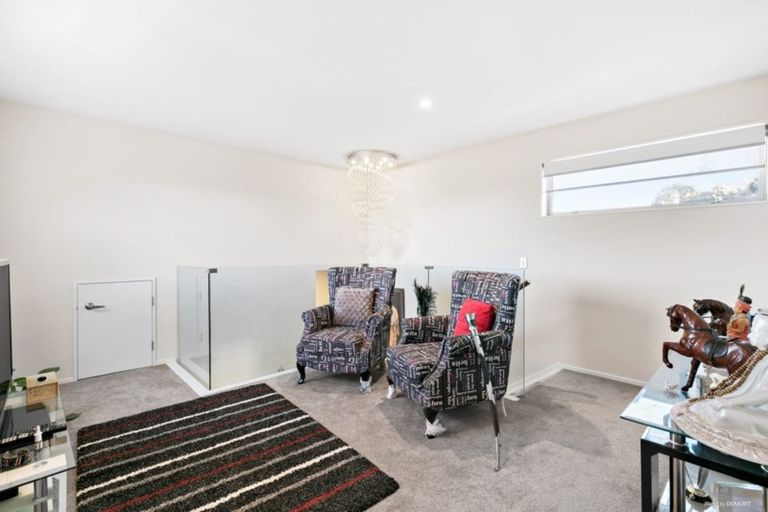 Photo of property in 135a Tiroroa Avenue, Te Atatu South, Auckland, 0610