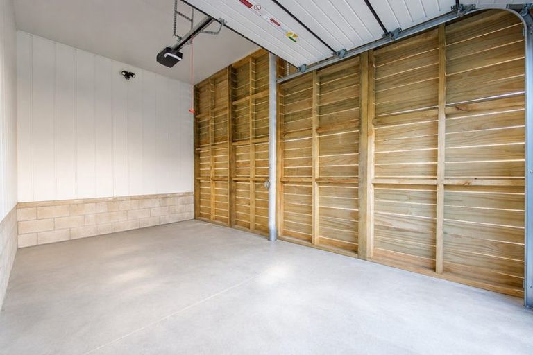 Photo of property in 19 Mcleod Road, Henderson, Auckland, 0612