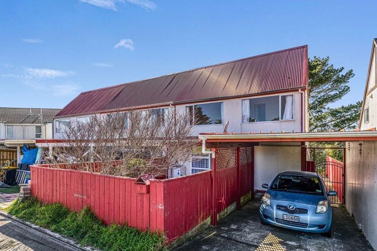 Photo of property in 19 Hollydale Grove, Churton Park, Wellington, 6037