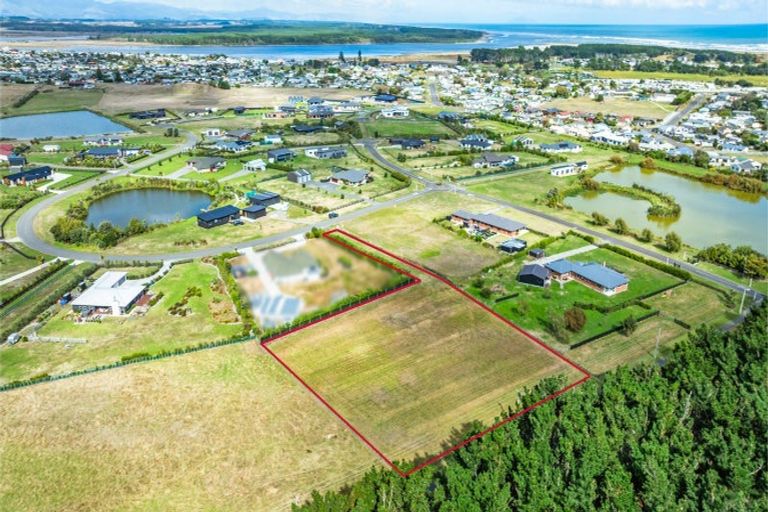 Photo of property in 3 Carex Grove, Foxton Beach, Foxton, 4815