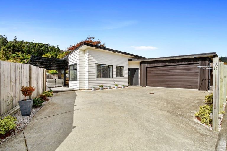 Photo of property in 18c Kairimu Street, Stokes Valley, Lower Hutt, 5019