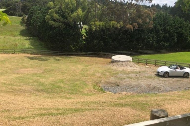 Photo of property in 4 Heaths Way, Pahi, Paparoa, 0571