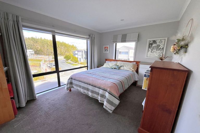 Photo of property in 2 Kapia Road, Westgate, Auckland, 0614