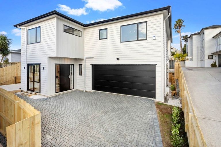 Photo of property in 6b Dalwhinnie Parade, Highland Park, Auckland, 2010