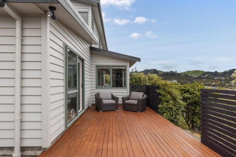 Photo of property in 42f James Cook Drive, Whitby, Porirua, 5024