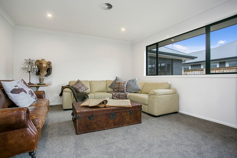 Photo of property in 35 Tulip Drive, Cambridge, 3434