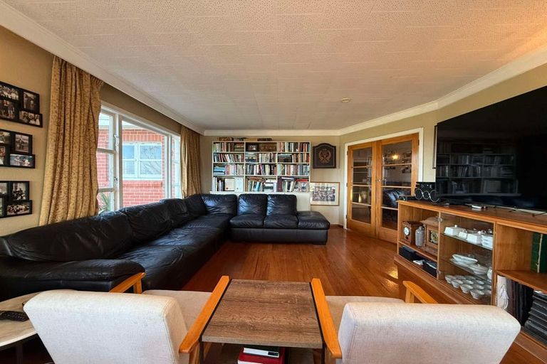 Photo of property in 17 Rakeiora Grove, Korokoro, Lower Hutt, 5012