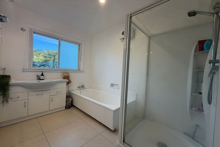 Photo of property in 82 Chester Road, Tawa, Wellington, 5028
