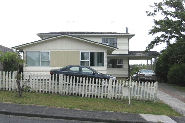 Photo of property in 5 Mirovale Place, Totara Vale, Auckland, 0629