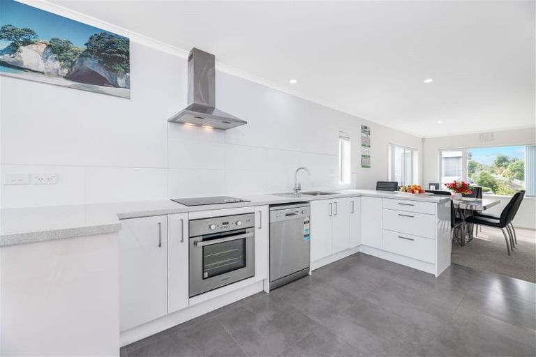 Photo of property in 1/67a Metcalfe Road, Ranui, Auckland, 0612