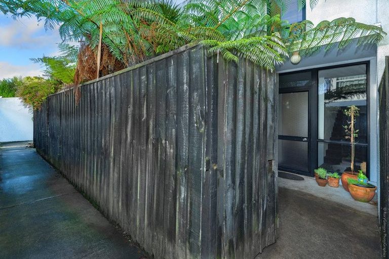 Photo of property in 2/88 Antigua Street, Addington, Christchurch, 8024