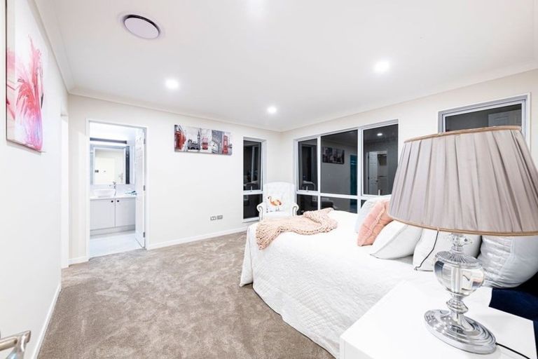 Photo of property in 56 Tir Conaill Avenue, Flat Bush, Auckland, 2019