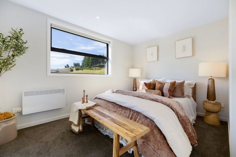 Photo of property in 34 Kirimoko Crescent, Wanaka, 9305