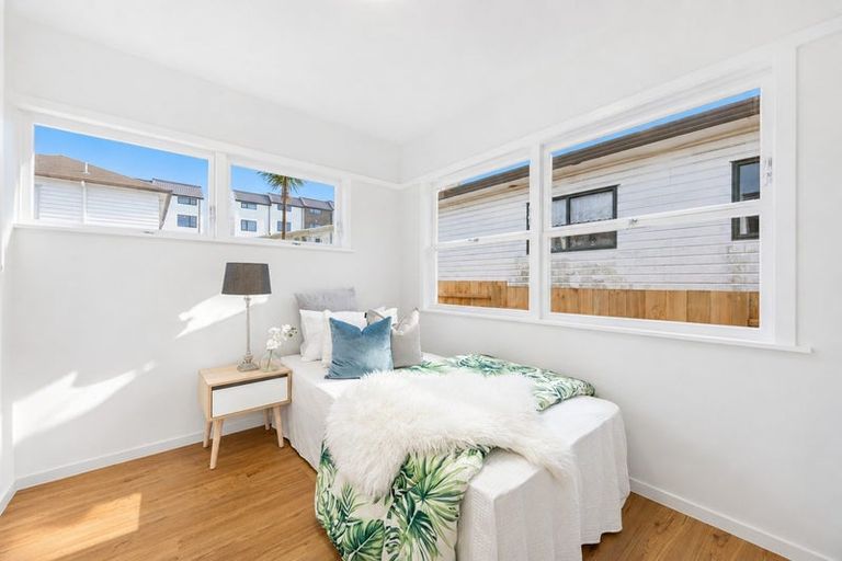 Photo of property in 9 Oteha Valley Road, Northcross, Auckland, 0632