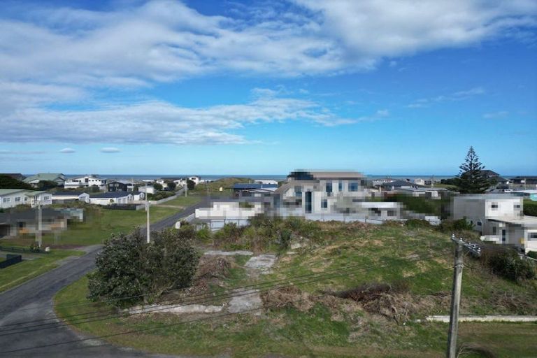 Photo of property in 2 Nelson Street, Foxton Beach, Foxton, 4815