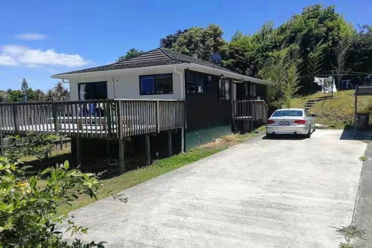 Photo of property in 6 Garner Place, Glenfield, Auckland, 0629