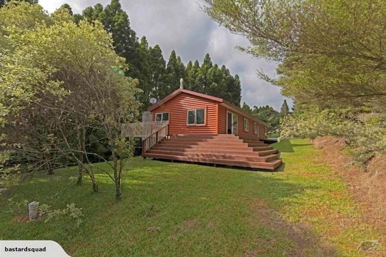 Photo of property in 329 Taiapa Road, Muriwai, Waimauku, 0881