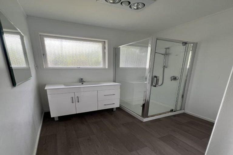 Photo of property in 38 Neal Avenue, Glenfield, Auckland, 0629