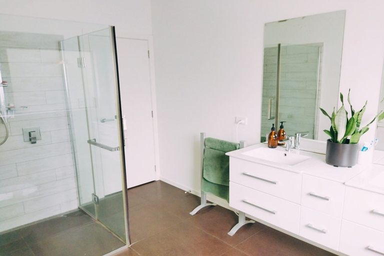 Photo of property in 60a Brois Street, Frankleigh Park, New Plymouth, 4310