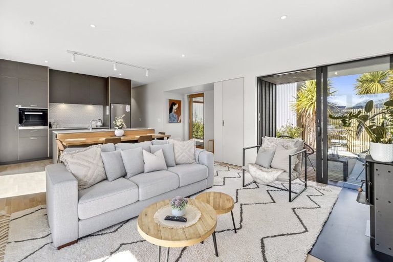 Photo of property in 15 Kereru Crescent, Wanaka, 9305