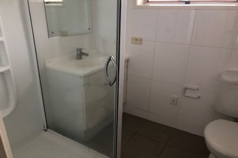 Photo of property in 2/19 Park Hill Road, Birkenhead, Auckland, 0626