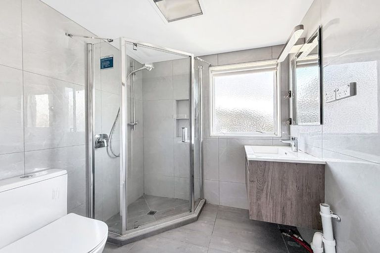 Photo of property in 118b Hepburn Road, Glendene, Auckland, 0602