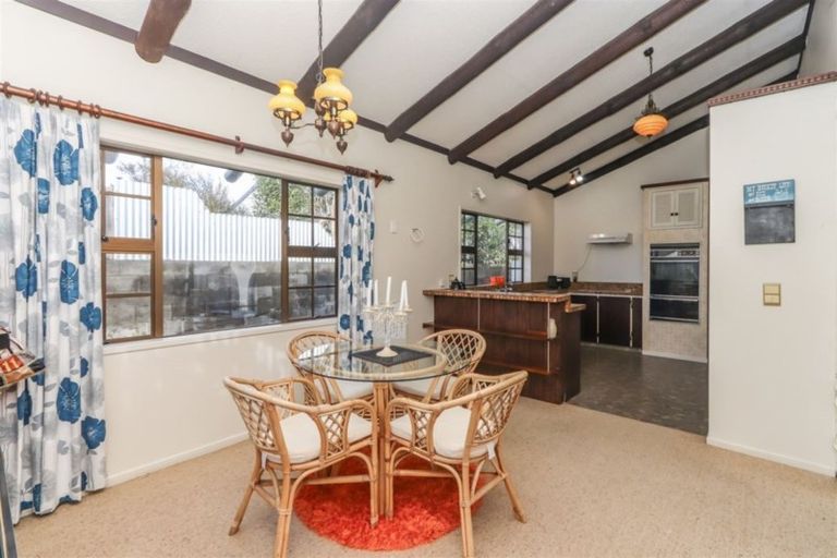 Photo of property in 9 Kauri Street, Inglewood, 4330