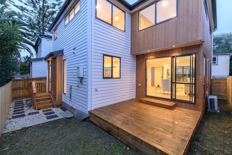 Photo of property in 24d Nikau Street, New Lynn, Auckland, 0600