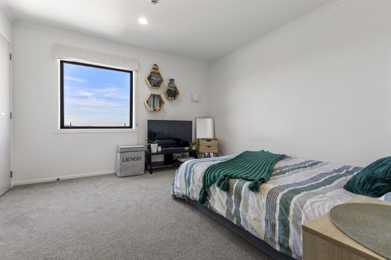 Photo of property in 2a Harakeke Road, Hobsonville, Auckland, 0616