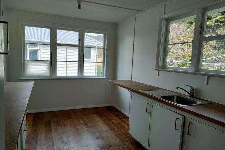 Photo of property in 382 George Street, Stokes Valley, Lower Hutt, 5019