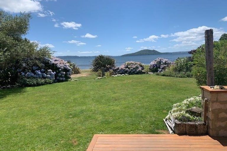 Photo of property in 16b Gemini Place, Kawaha Point, Rotorua, 3010