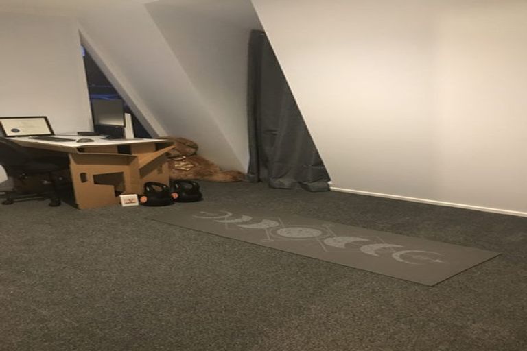 Photo of property in 3/49 Mandalay Terrace, Khandallah, Wellington, 6035