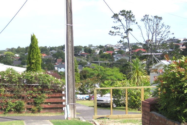 Photo of property in 19b Tui Glen Road, Birkenhead, Auckland, 0626