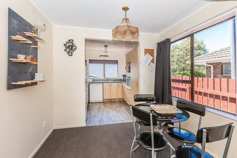 Photo of property in 2/29a Parkvale Road, Karori, Wellington, 6012