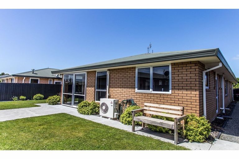 Photo of property in 2/18a Thistledown Place, Woolston, Christchurch, 8062