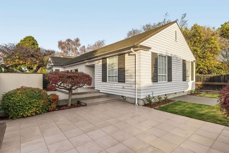 Photo of property in 112 Clyde Road, Ilam, Christchurch, 8041