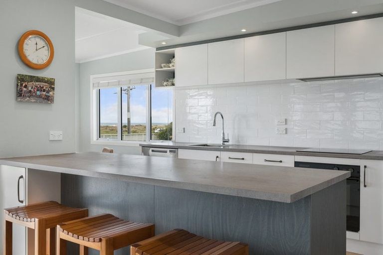 Photo of property in 138 Seaforth Road, Waihi Beach, 3611