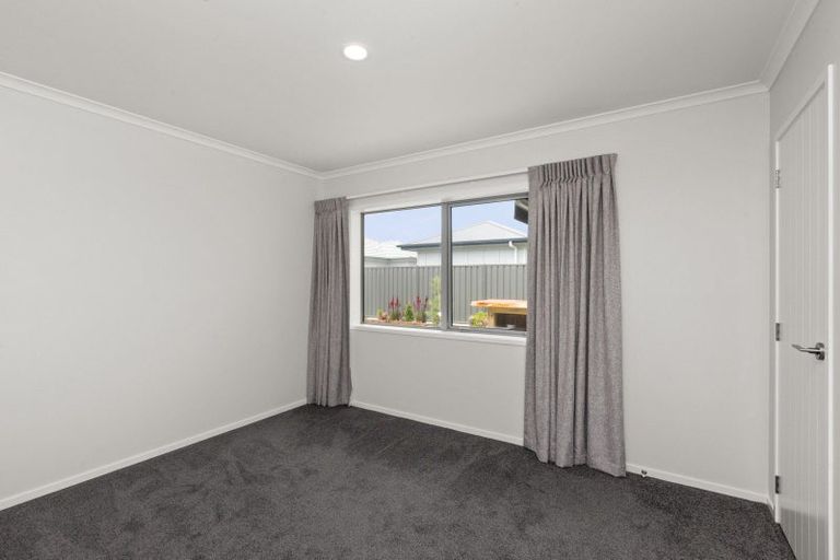 Photo of property in 14 Rangataiki Place, Te Awa, Napier, 4110