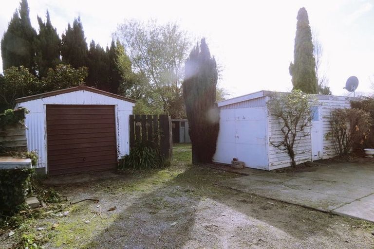 Photo of property in 49 Wainoni Road, Wainoni, Christchurch, 8061