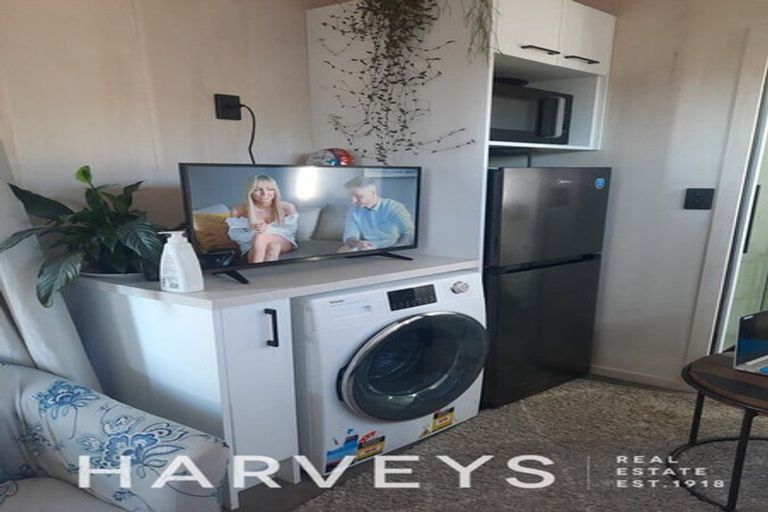 Photo of property in 5a Farwood Drive, Henderson, Auckland, 0612