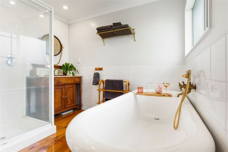 Photo of property in 49 Millstream Drive, Henderson, Auckland, 0610