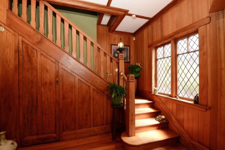 Photo of property in 69 Forest Lake Road, Forest Lake, Hamilton, 3200