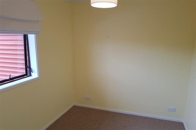 Photo of property in 1 Ti Nana Crescent, Henderson, Auckland, 0610