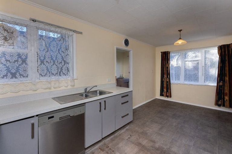 Photo of property in 475 Te Moana Road, Waikanae, 5036