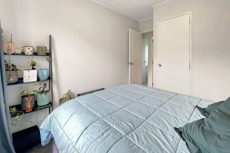 Photo of property in 7 Angeline Place, Massey, Auckland, 0614