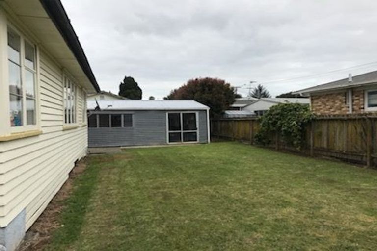 Photo of property in 27 Opaheke Road, Papakura, 2110