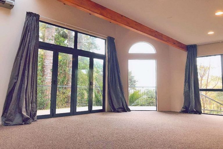 Photo of property in 35 Park Road, Titirangi, Auckland, 0604