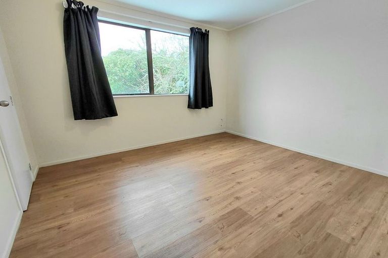 Photo of property in 1/30 Chislehurst Street, Henderson, Auckland, 0612