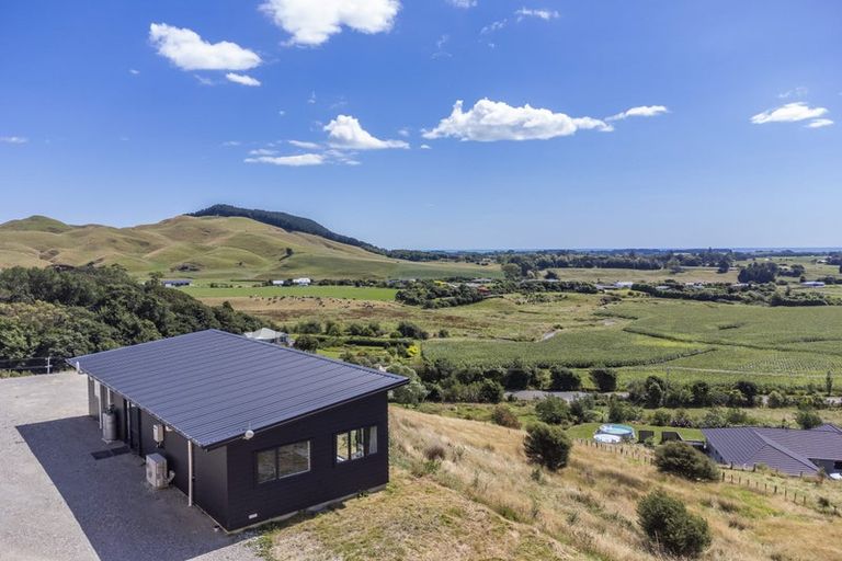 Photo of property in 129 South Manakau Road, Manakau, Otaki, 5583